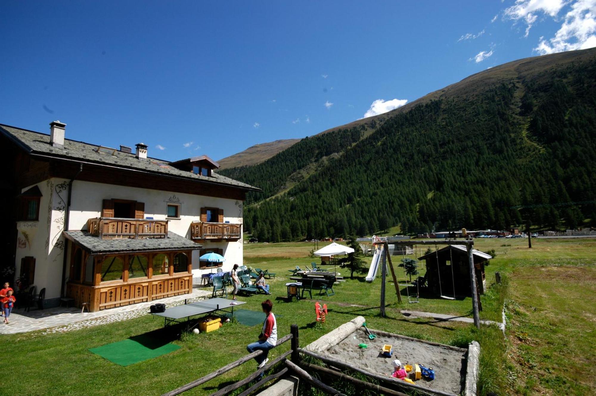 Art Apartments Casa Lapis Livigno Luaran gambar